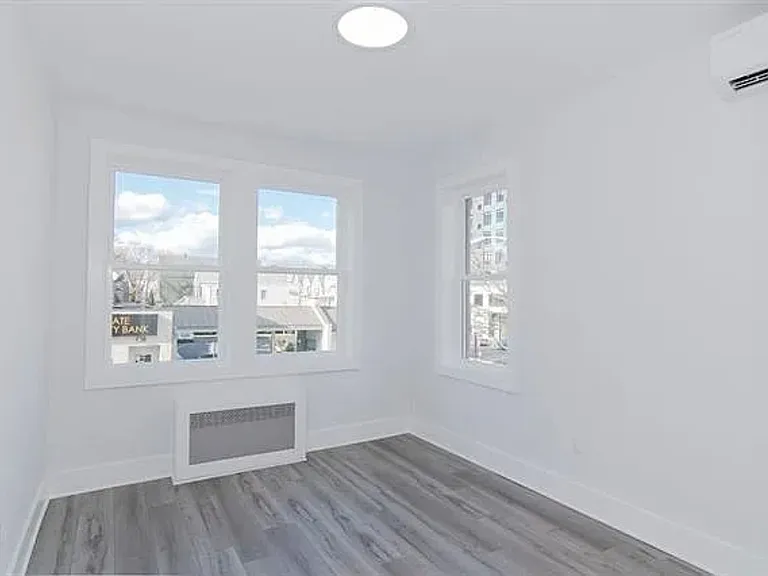 950 Broadway #2F — Photo 8