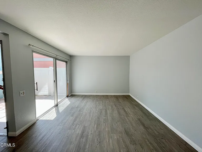 2991 E Harbor Blvd — Photo 6