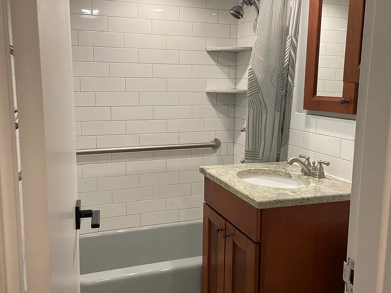 1105 Lexington St #11-1 — Photo 9