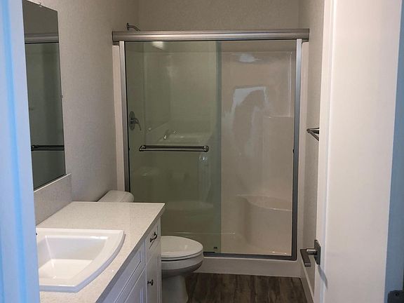 5th image of 440 College St APT B