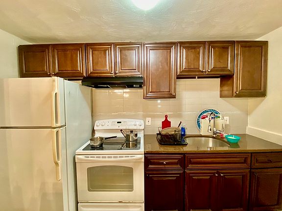 3rd image of 115 W Squantum St APT 302