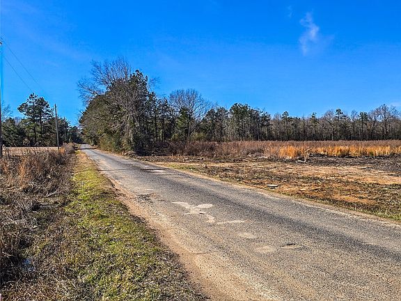 3rd image of 282 Davis Rd