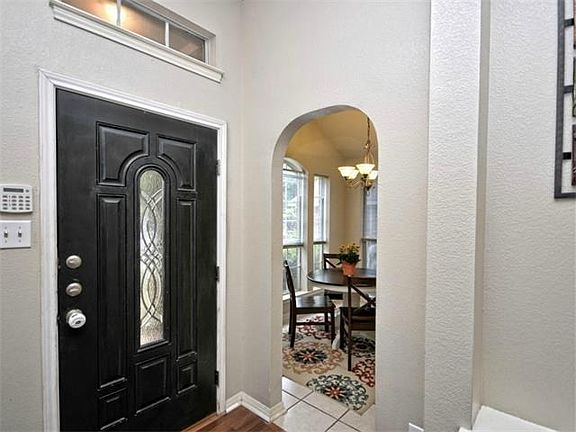5th image of 2919 Pioneer Way