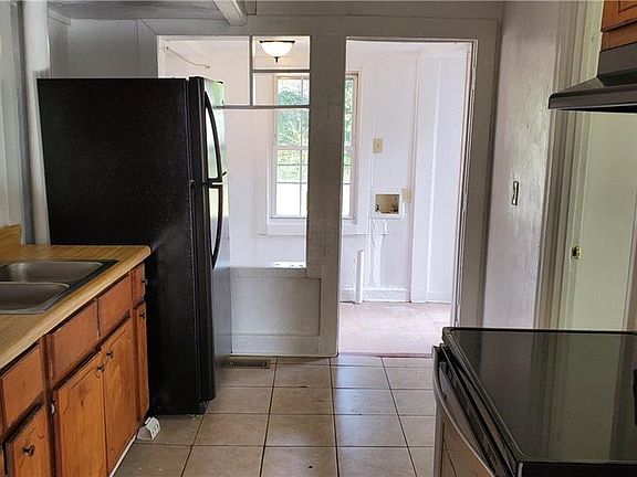 2nd image of 15 Hobson St