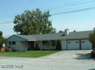 1019 Cypress Ln, Wenatchee, WA 98801