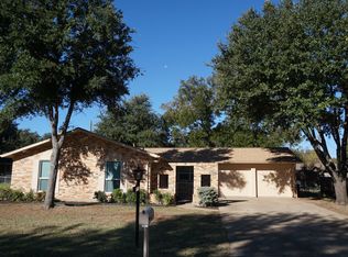 1216 Cozby St E, Benbrook, TX 76126