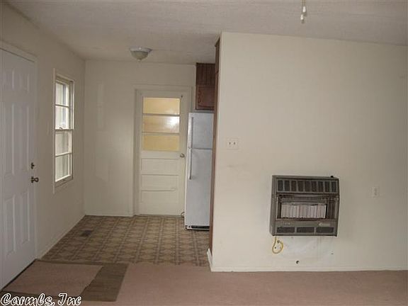 3rd image of 21 Algonquin Cir
