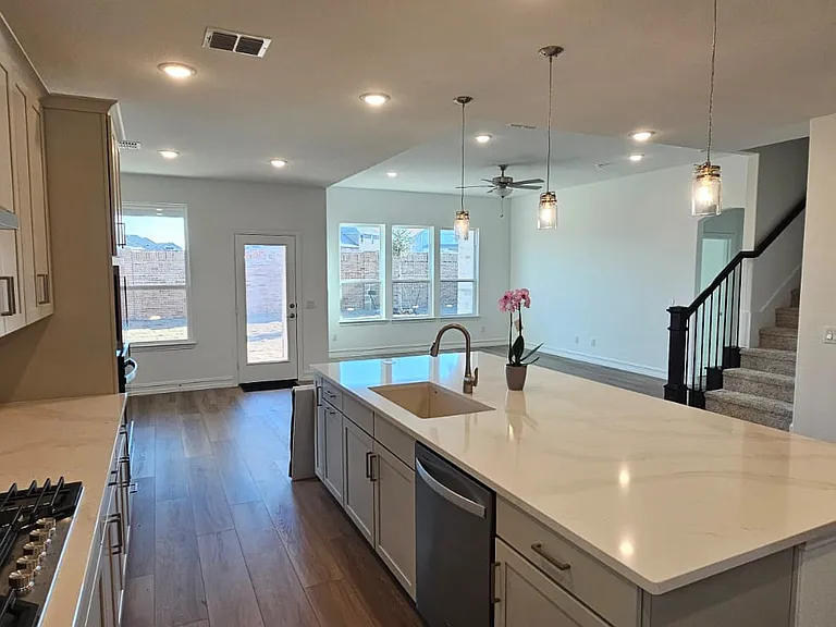309 Breeds Hill Rd — Photo 3