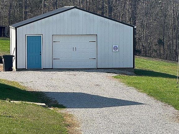 3rd image of 849 McDonald Rd