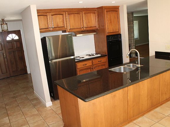 3rd image of 2710 Doidge Ave