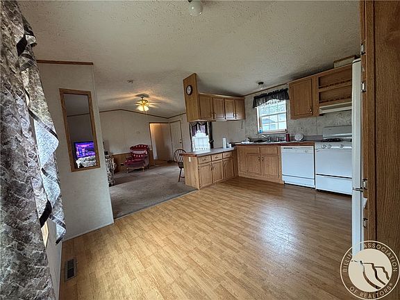 5th image of 36 Brookpark Dr