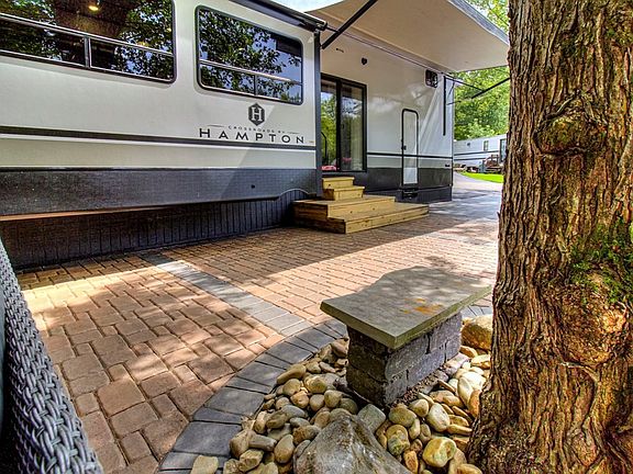 5th image of 4229 E Pkwy Lot 308