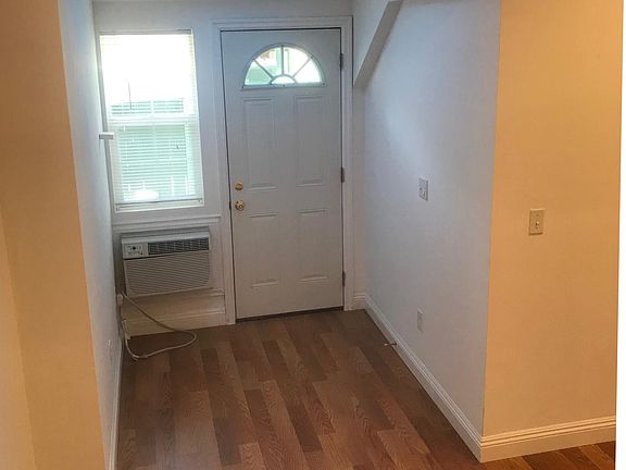5th image of 1423 Hayworth Ave #C