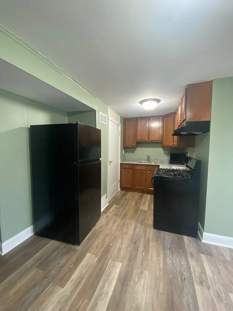 Dundalk - 3 bedrooms and 1 baths Available! — Photo 1