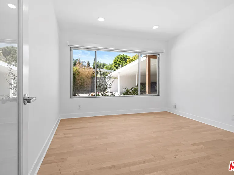 11770 Chenault St — Photo 19