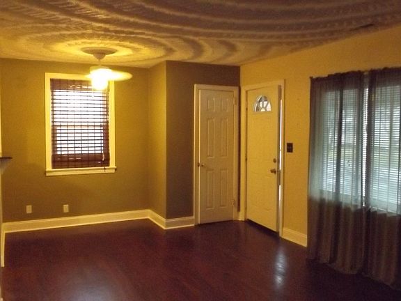 2nd image of 2714 McKann Ave
