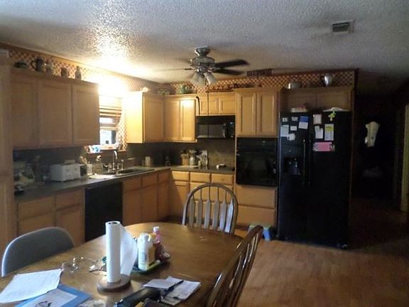 3rd image of 902 W 21st St