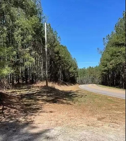 2nd image of Cherokee Rd