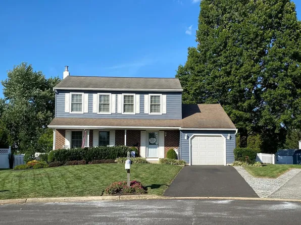 12 Paddock Cir, Horsham, PA 19044