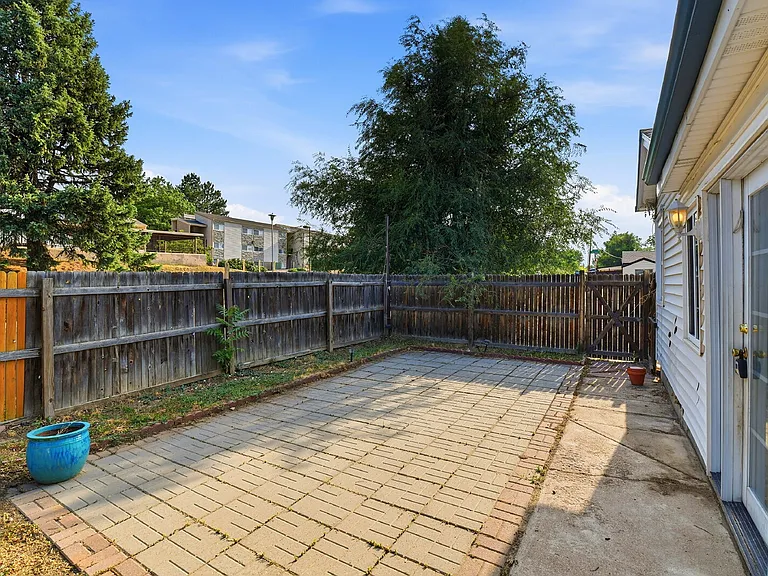 1200 Spruce St — Photo 33