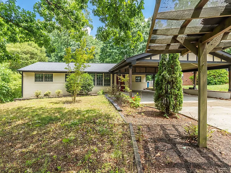 1110 Cherry Dr — Photo 1