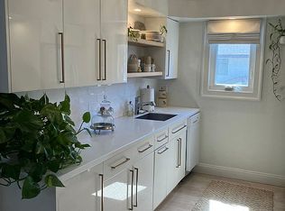 166 Cambridge Dr E, Copiague, NY 11726