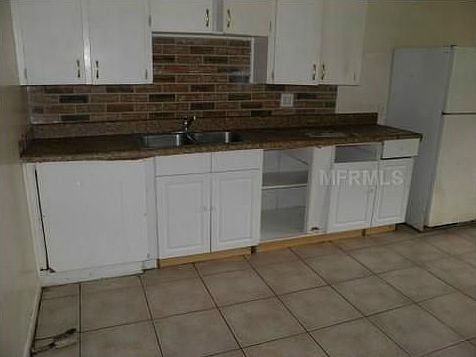 2nd image of 4801 Burgundy Ln