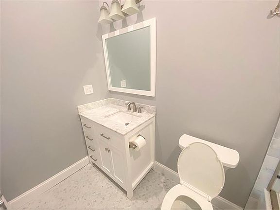 4th image of 66 Dudley St #4