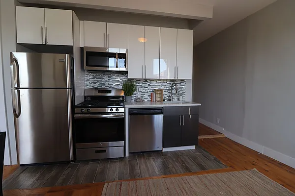 Rented by Bruma Realty LLC | media 2