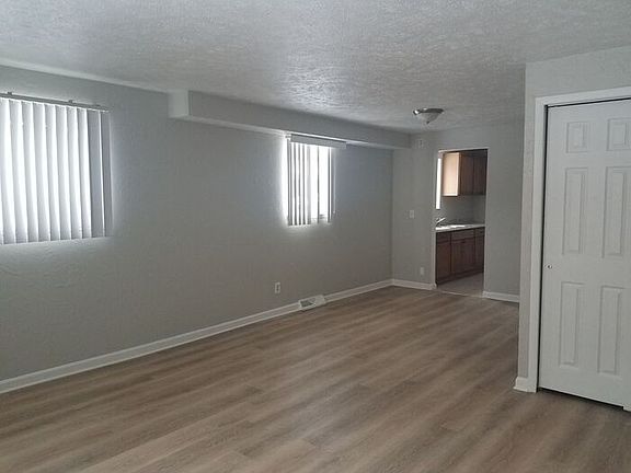 2nd image of 23984 Banbury Cir