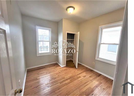 5th image of 27 Cedar Ave Floor 2