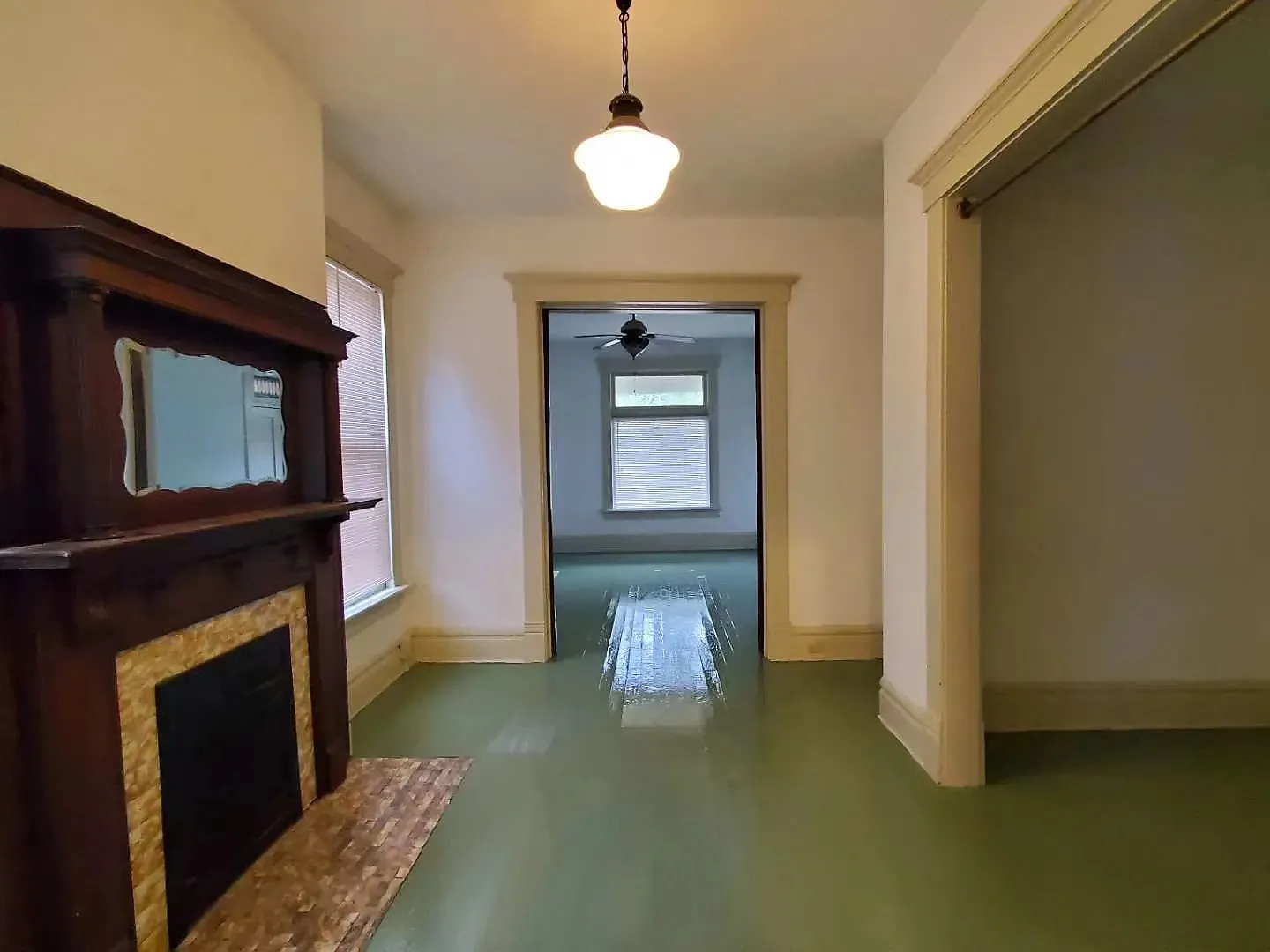 2 bed, 700 sqft, $1,100 — Photo 3