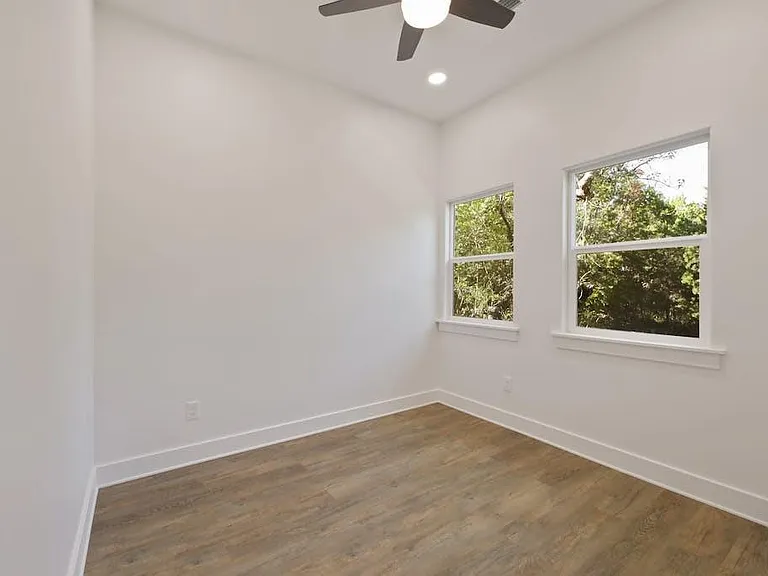 1612 The High Rd — Photo 22