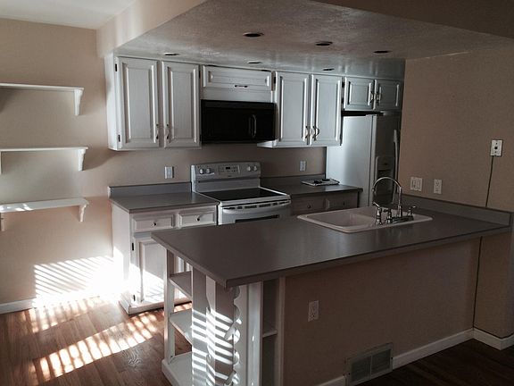 2nd image of 1001 N Pennsylvania St