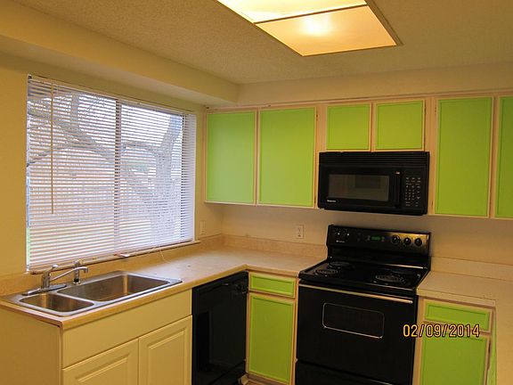 2nd image of 906 Cannon Dr