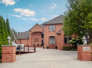 41614 Conger Bay Dr, Harrison Township, MI 48045