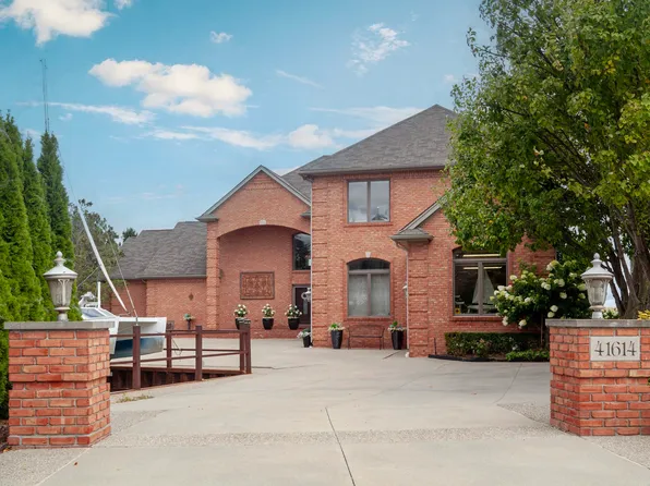 41614 Conger Bay Dr, Harrison Township, MI 48045
