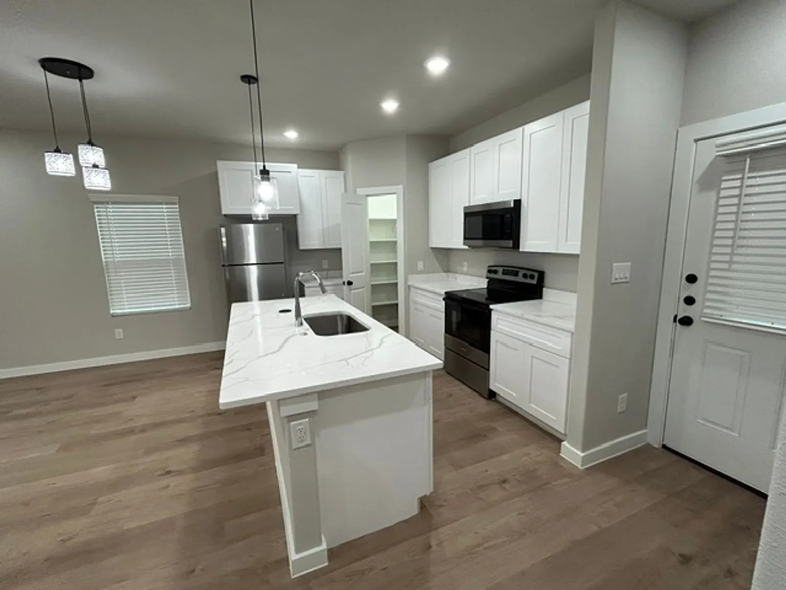 9007 Glen Mont #105 & 106 San Antonio, TX 78239 — Photo 4