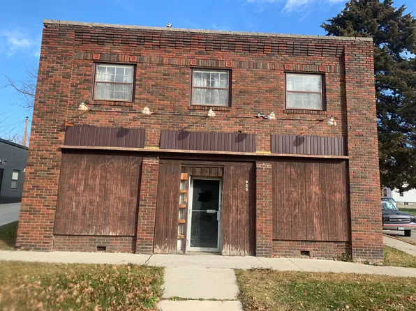 929 S Broadway Ave, Albert Lea, MN 56007