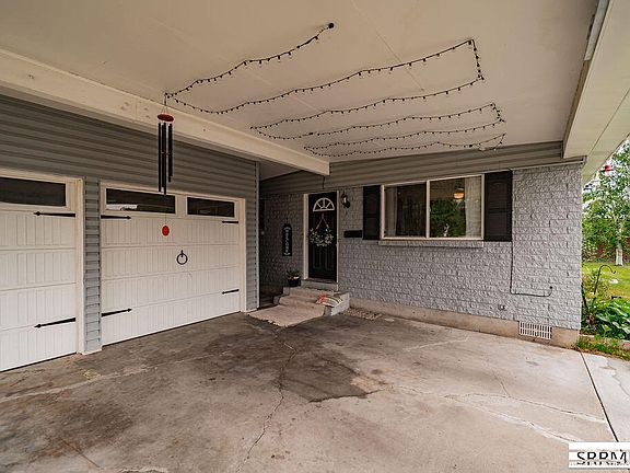 3rd image of 205 Jefferson St