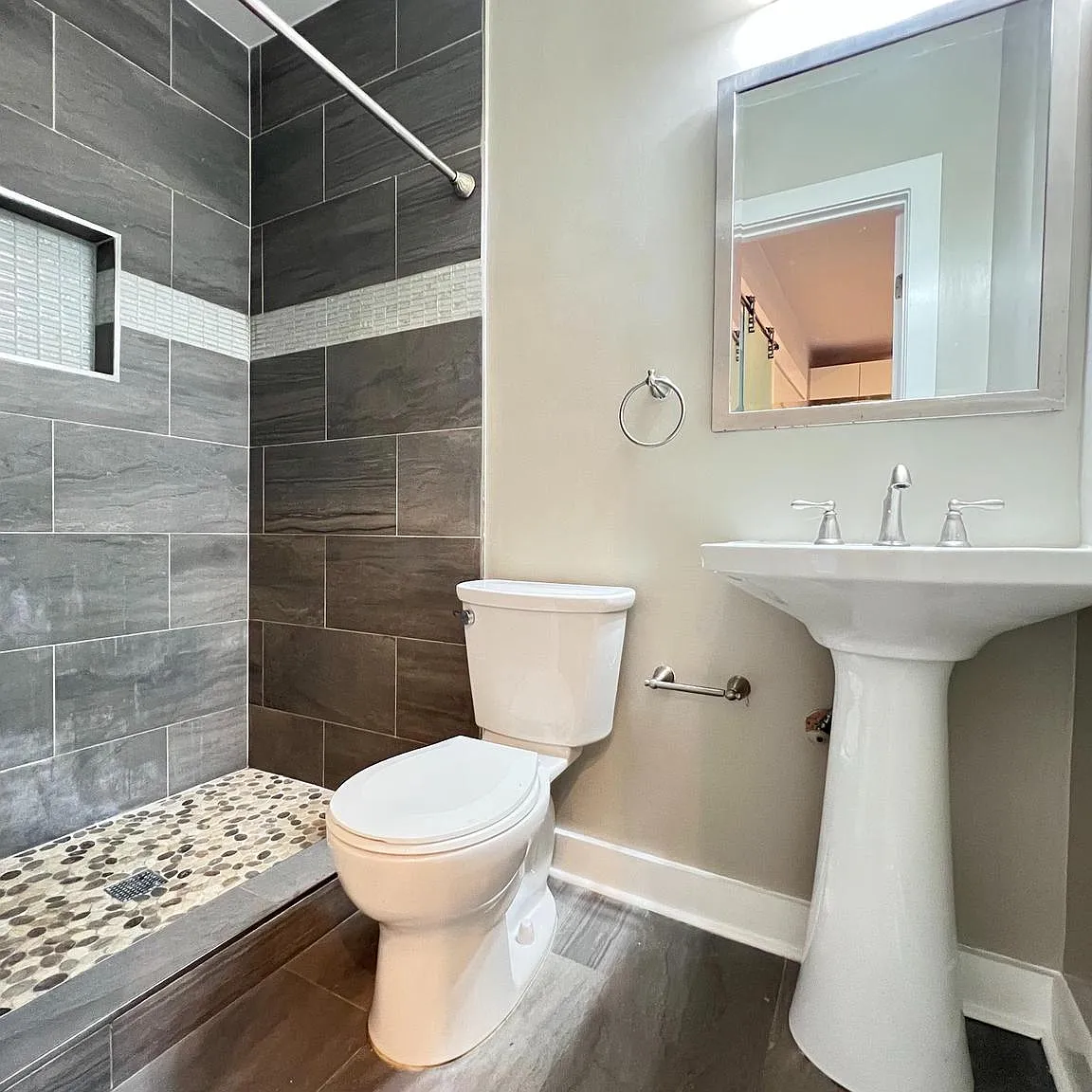 3 bed, 1620 sqft, $3,999 — Photo 4