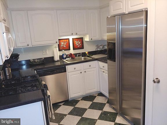 4th image of 23 E Hamill Rd