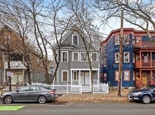 17 Cameron Ave #17, Cambridge, MA 02140