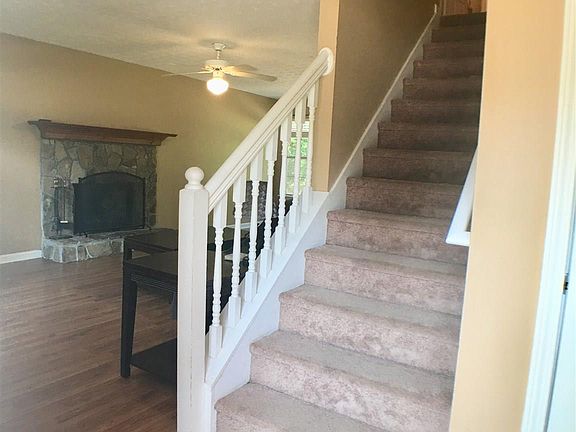 5th image of 895 Wilmont Ct
