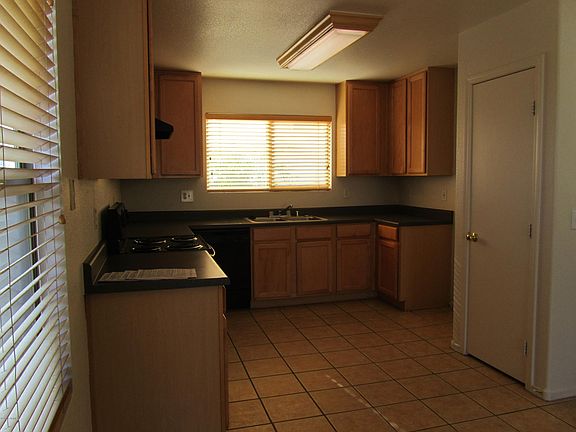 3rd image of 2468 E Gleneagle Dr