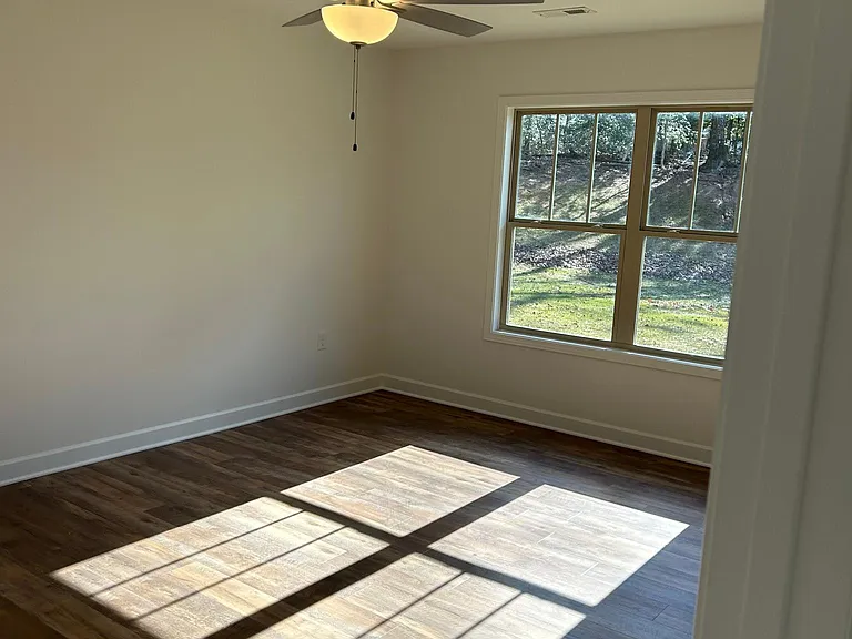 728 Jonas Cir — Photo 8