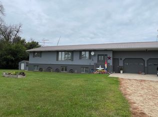 25366 200th St, Reading, MN 56165