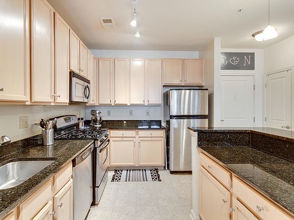 3rd image of 2665 Prosperity Ave APT 248