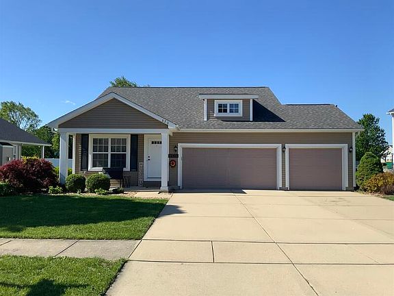 2nd image of 620 Moorland Cir