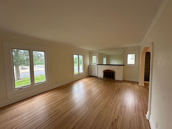4th image of 250 6th Ave N APT 1